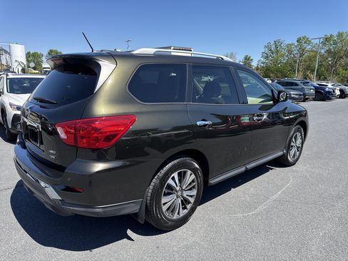 Used 2017 Nissan Pathfinder SV AWD/4WD image 30