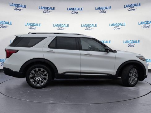 New 2026 Ford Explorer Platinum image 3
