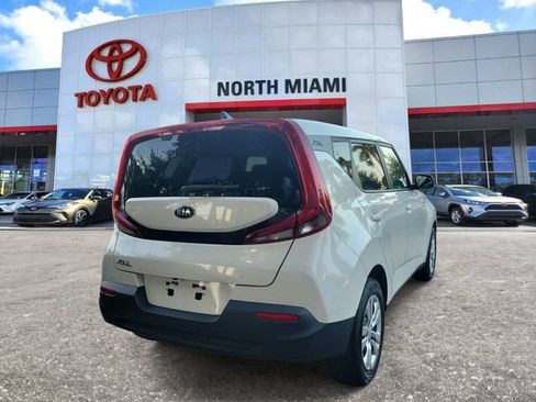 Used 2021 Kia Soul LX FWD image 4