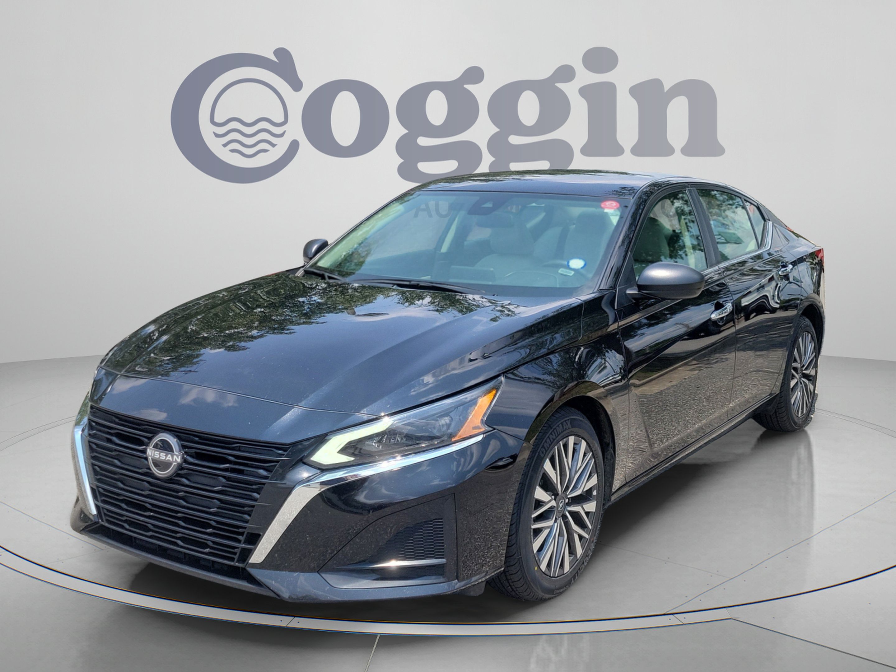 Certified 2025 Nissan Altima 2.5 SV FWD image 1