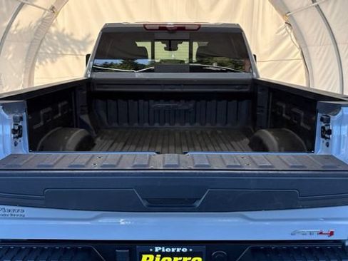 Used 2024 GMC Sierra 2500 AT4 w/ Technology Package AWD/4WD image 4