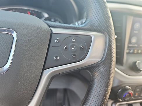 Certified 2023 GMC Acadia SLE w/ Driver Convenience Package image 19