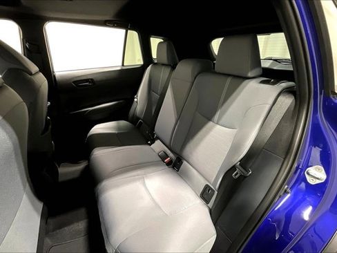 Used 2024 Toyota Corolla Cross AWD Hybrid w/ Moonroof Package image 26