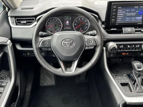 Used 2020 Toyota RAV4 XLE Premium w/ Carpet Mat Package FWD image 27