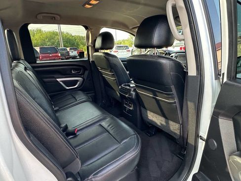 Used 2017 Nissan Titan SL image 23