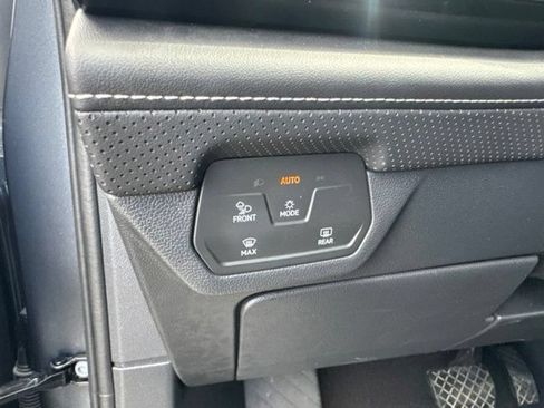 Used 2024 Volkswagen Atlas Cross Sport SE w/ Panoramic Sunroof Package AWD/4WD image 40