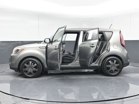 Used 2015 Kia Soul image 38