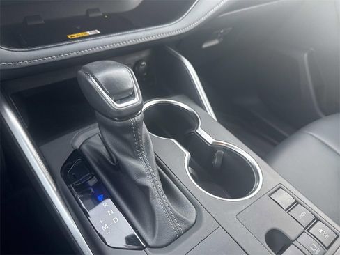 Used 2024 Toyota Highlander XSE image 26