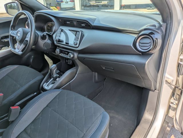 Used 2018 Nissan Kicks SV FWD image 23