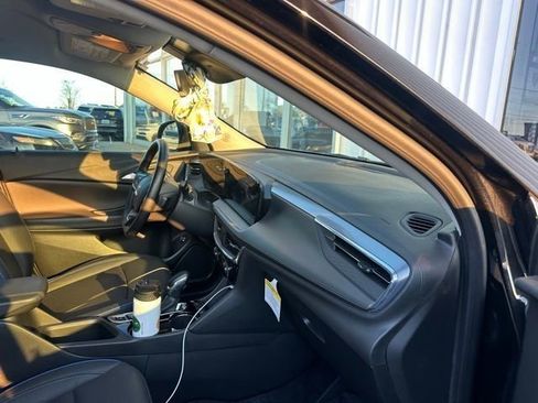 Certified 2025 Buick Encore GX Sport Touring w/ Advanced Technology Package image 25