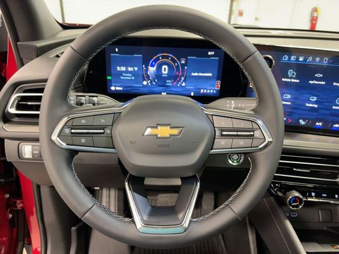 New 2026 Chevrolet Traverse LT w/ Sun and Wheel Package image 18