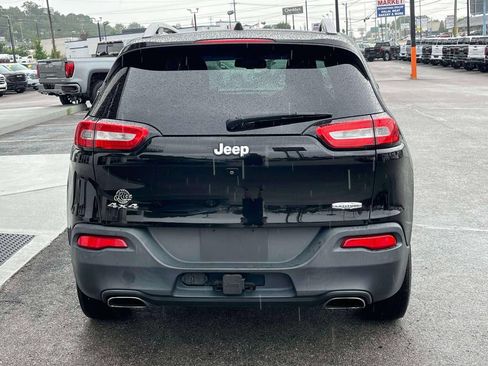 Used 2017 Jeep Cherokee Latitude w/ Comfort/Convenience Group AWD/4WD image 4