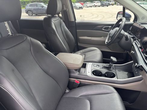 Used 2026 Kia Carnival FWD image 38
