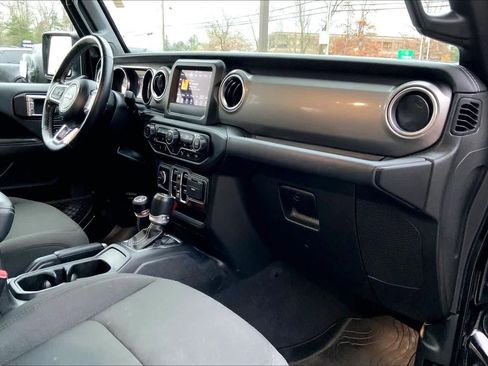 Used 2021 Jeep Wrangler Unlimited Sahara w/ LED Lighting Group image 16