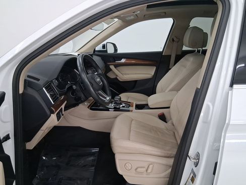 Used 2023 Audi Q5 2.0T Premium w/ Convenience Package image 5