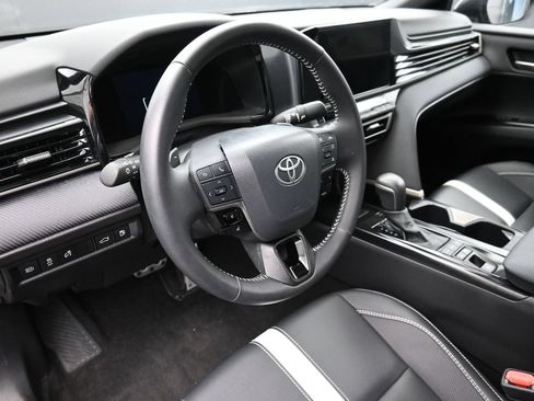 Used 2026 Toyota Camry SE FWD image 16