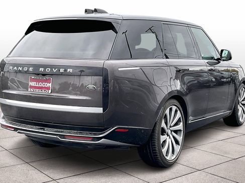 Used 2023 Land Rover Range Rover Autobiography image 14