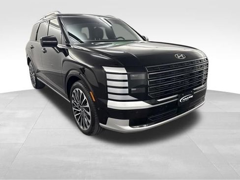 Used 2026 Hyundai Palisade Calligraphy FWD image 3