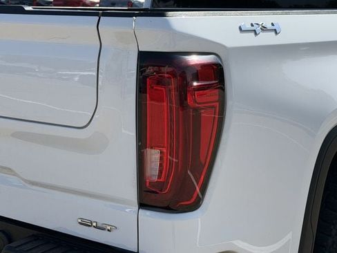 Used 2022 GMC Sierra 1500 SLT AWD/4WD image 7