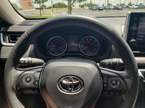 Used 2019 Toyota RAV4 XLE w/ Convenience Package AWD/4WD image 29