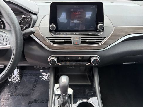 Certified 2023 Nissan Altima 2.5 SV FWD image 16