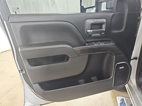 Used 2018 GMC Sierra 2500 Denali image 31