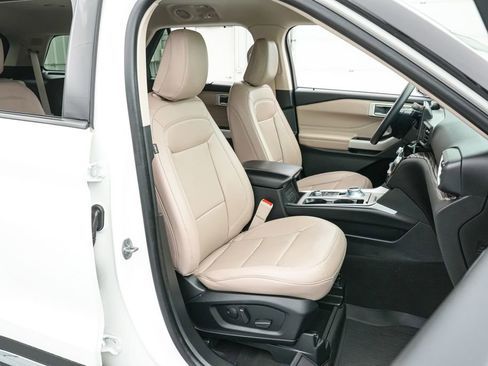 Certified 2024 Ford Explorer Limited w/ Equipment Group 301A AWD/4WD image 24