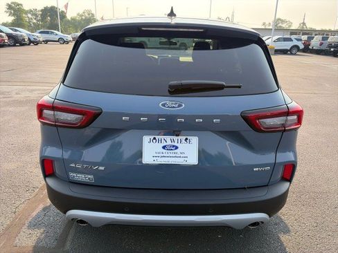 Used 2025 Ford Escape Active AWD/4WD image 4