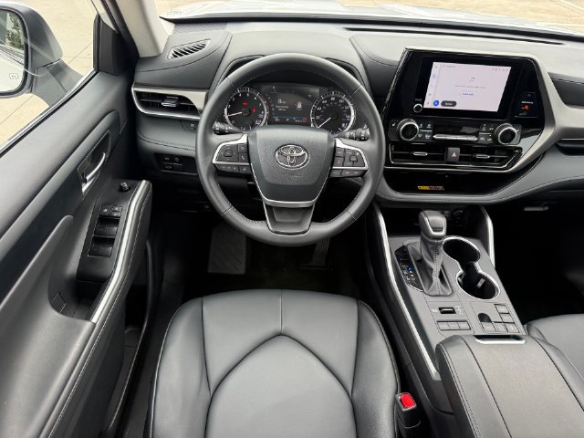Used 2026 Toyota Highlander XLE AWD/4WD image 24