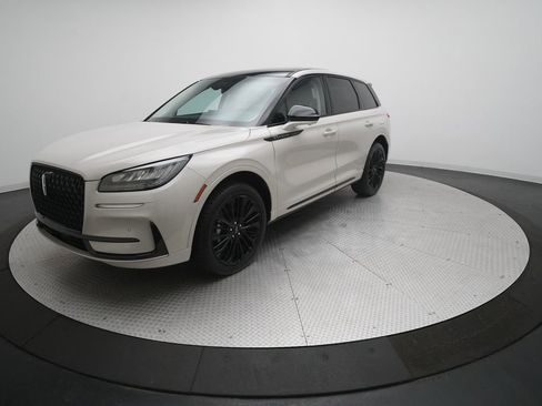 Used 2023 Lincoln Corsair Standard w/ Equipment Group 101A image 1