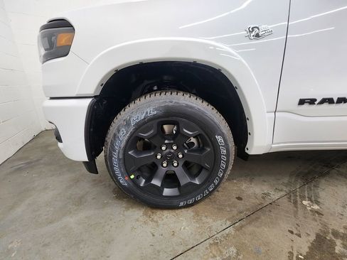 New 2026 RAM 1500 4x4 Crew Cab image 19