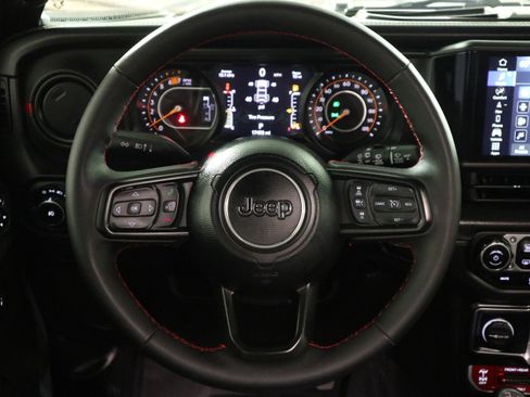 Used 2024 Jeep Wrangler Unlimited Rubicon AWD/4WD image 17