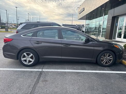 Used 2015 Hyundai Sonata SE w/ Option Group 09 image 6