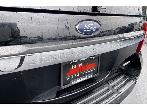 Used 2016 Ford Expedition XLT AWD/4WD image 34
