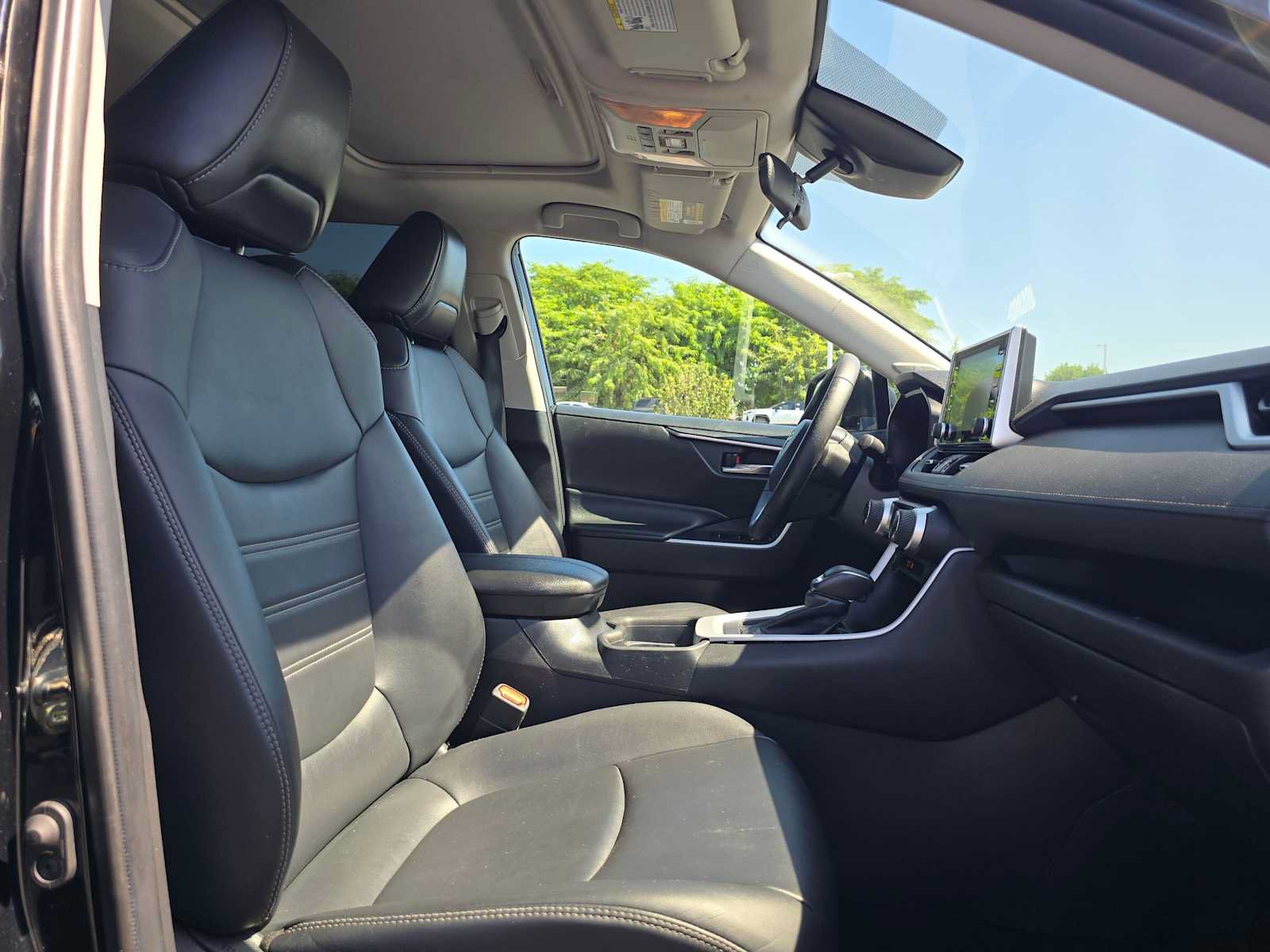 Used 2019 Toyota RAV4 XLE Premium w/ Carpet Mat Package FWD image 10