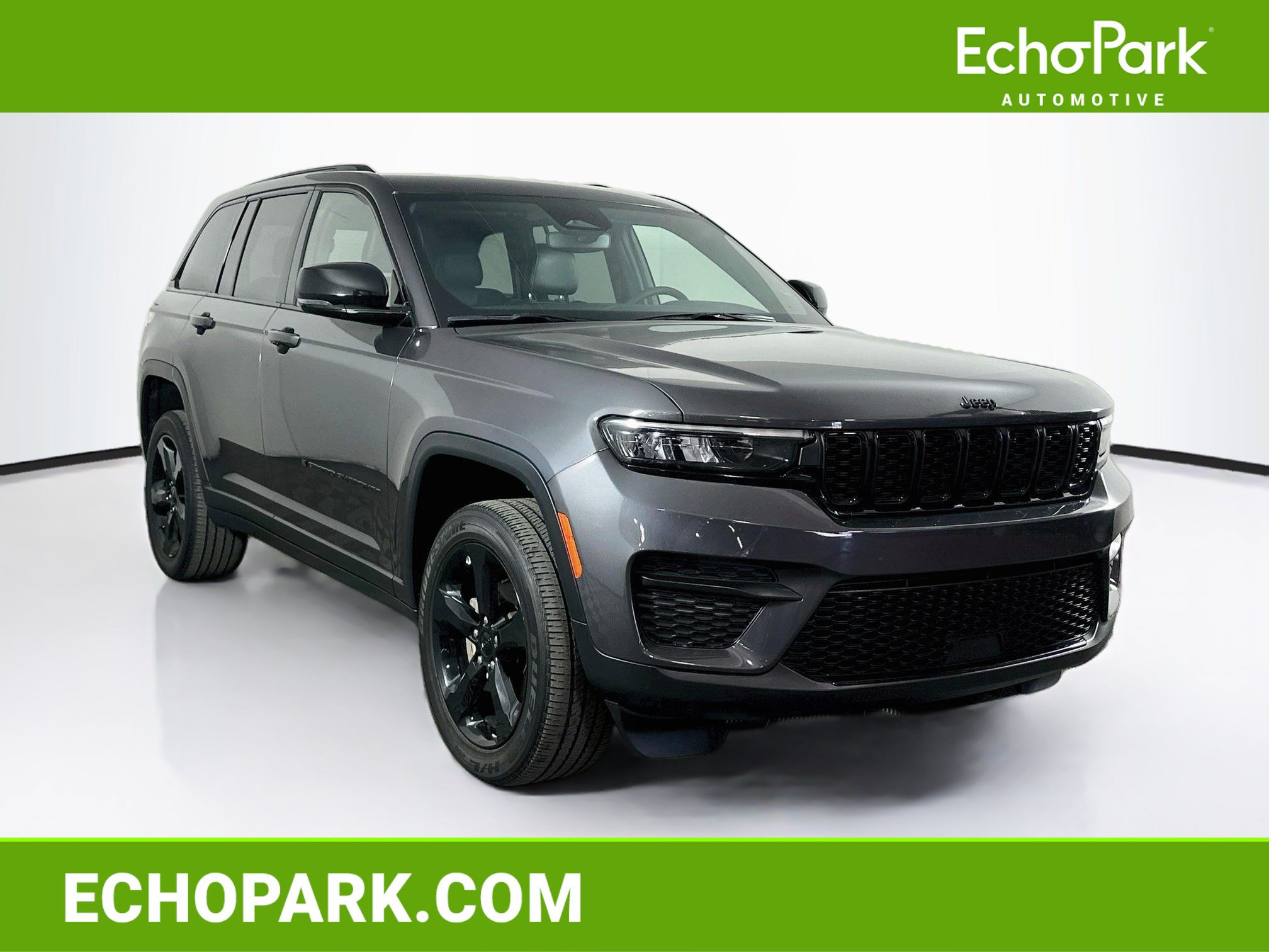 Used 2023 Jeep Grand Cherokee Altitude AWD/4WD image 1