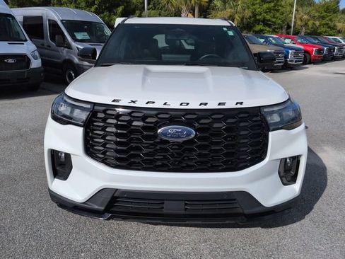 Used 2025 Ford Explorer ST-Line w/ Premium Package AWD/4WD image 9