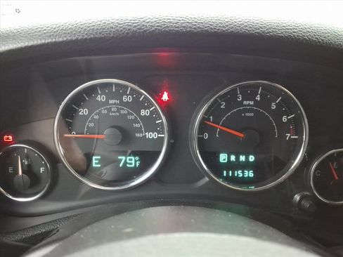 Used 2014 Jeep Wrangler Unlimited Sahara w/ Connectivity Group AWD/4WD image 13