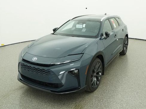 New 2025 Toyota Crown Signia image 3