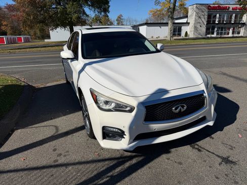 Used 2015 INFINITI Q50 Sport w/ Deluxe Touring Package image 3