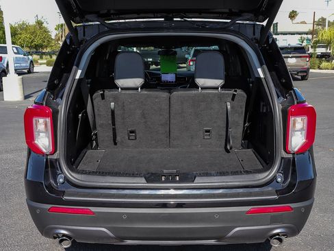 Certified 2022 Ford Explorer XLT w/ Equipment Group 202A RWD image 27