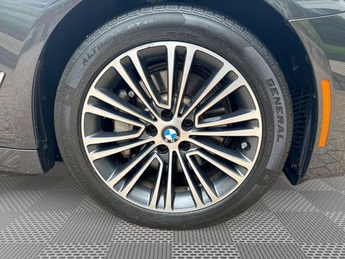 Used 2018 BMW 530i xDrive w/ Premium Package AWD/4WD image 31