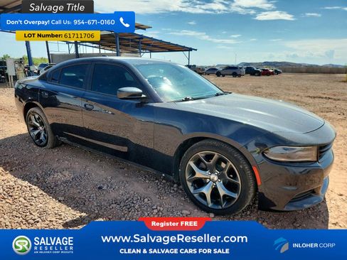 Used 2017 Dodge Charger SXT w/ Rallye Group RWD image 5