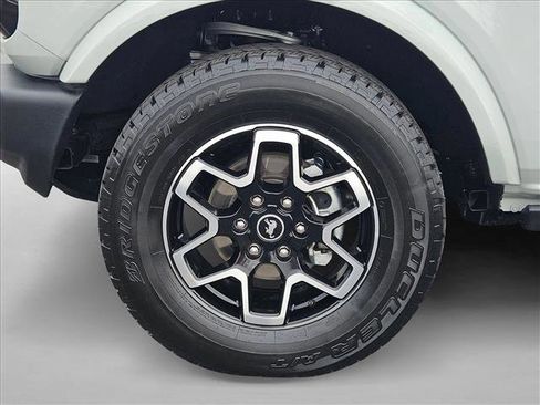 Used 2023 Ford Bronco Outer Banks image 24
