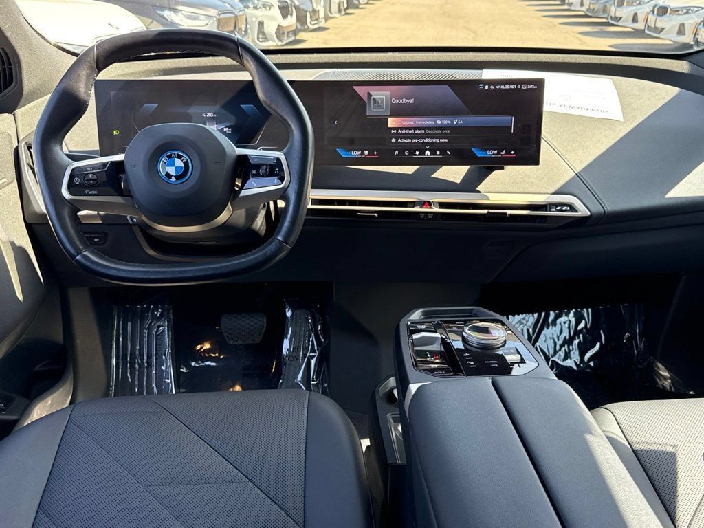 Certified 2024 BMW iX xDrive50 w/ Premium Package AWD/4WD image 33