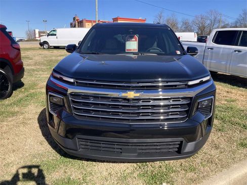 New 2025 Chevrolet Traverse LT w/ LPO, Floor Liner Package image 9