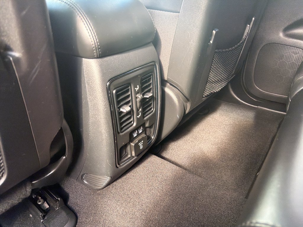 Used 2019 Jeep Grand Cherokee Limited AWD/4WD image 26