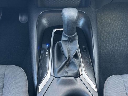 Used 2025 Toyota Corolla LE image 6