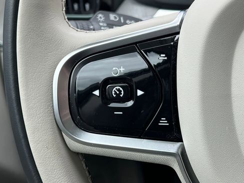 Used 2023 Volvo XC60 B5 Ultimate w/ Climate Package AWD/4WD image 22