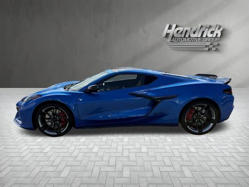 Used 2025 Chevrolet Corvette Z06 RWD image 7
